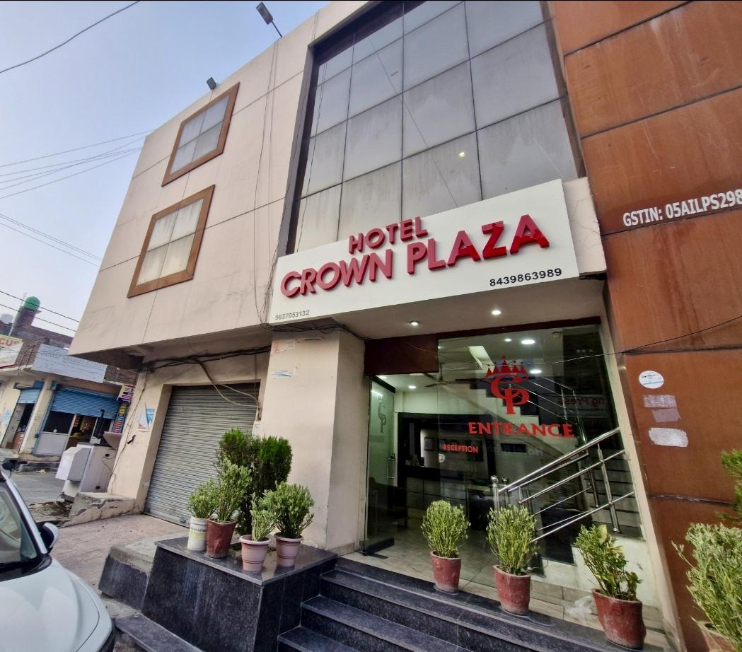 Hotel Crown Plaza – photo 1