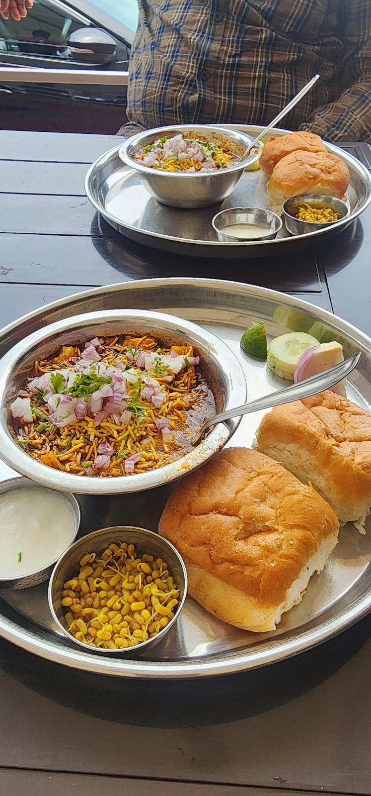 Jogeshwari Misal and Bhel – photo 3
