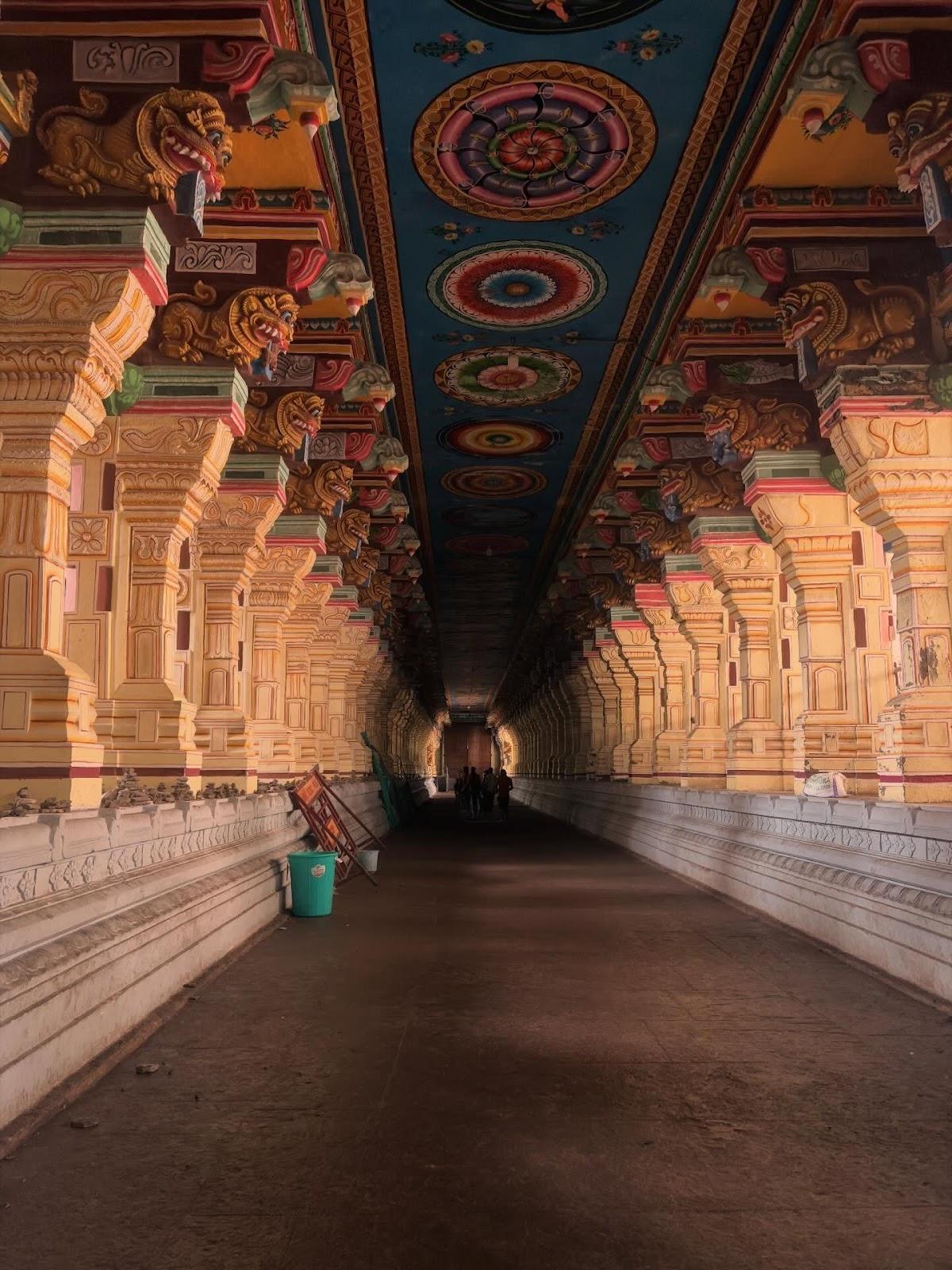 Temple gate – photo 2