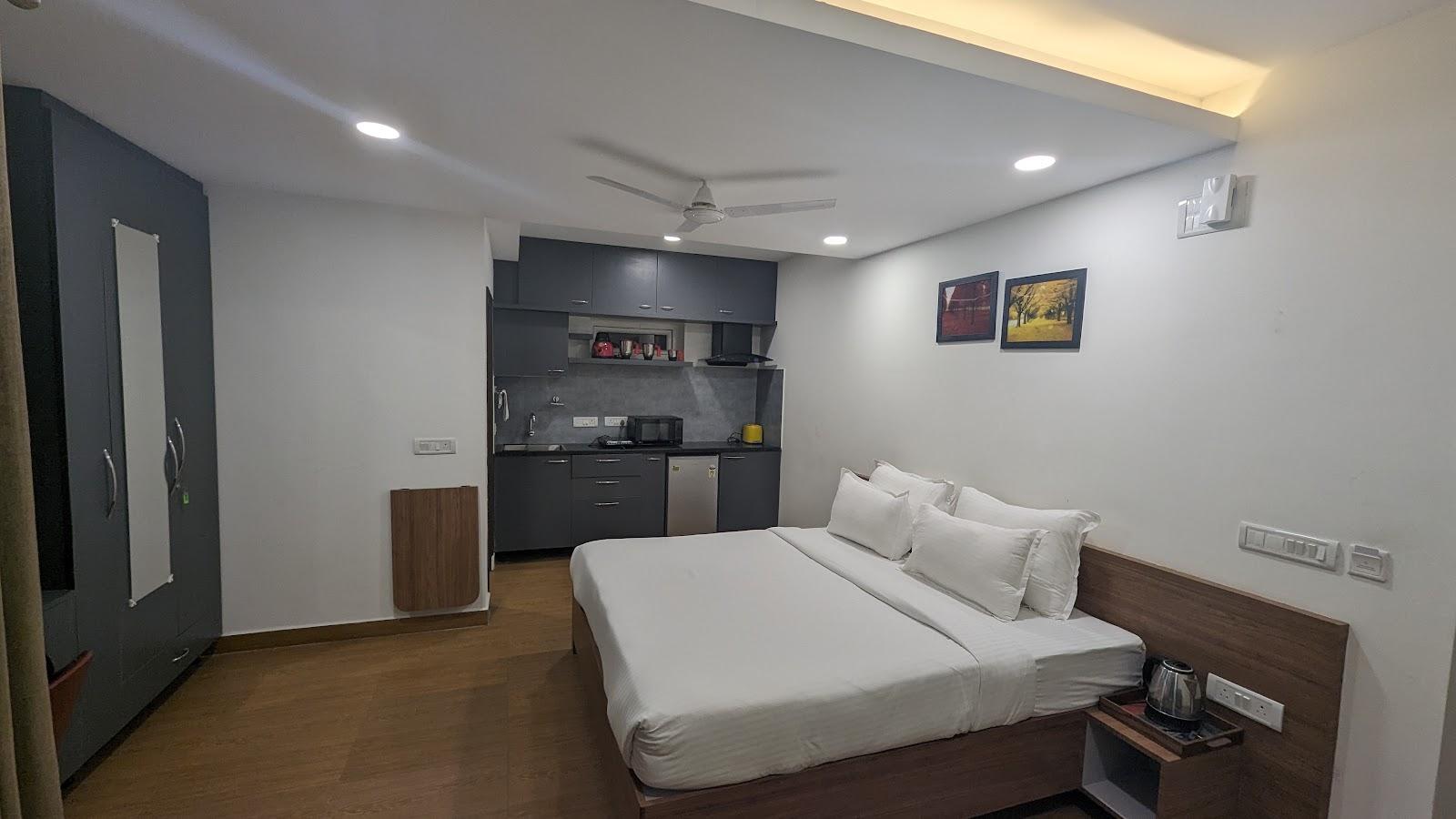 Palladium Luxury Suites Financial District Unit I – photo 3