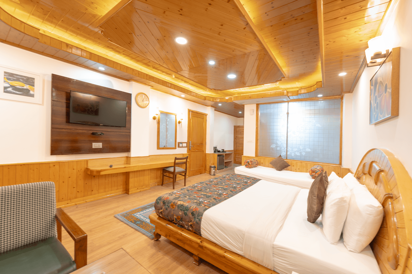 Snow Peak Retreat & Cottages ( Centrally Heated - Hill View) – photo 3