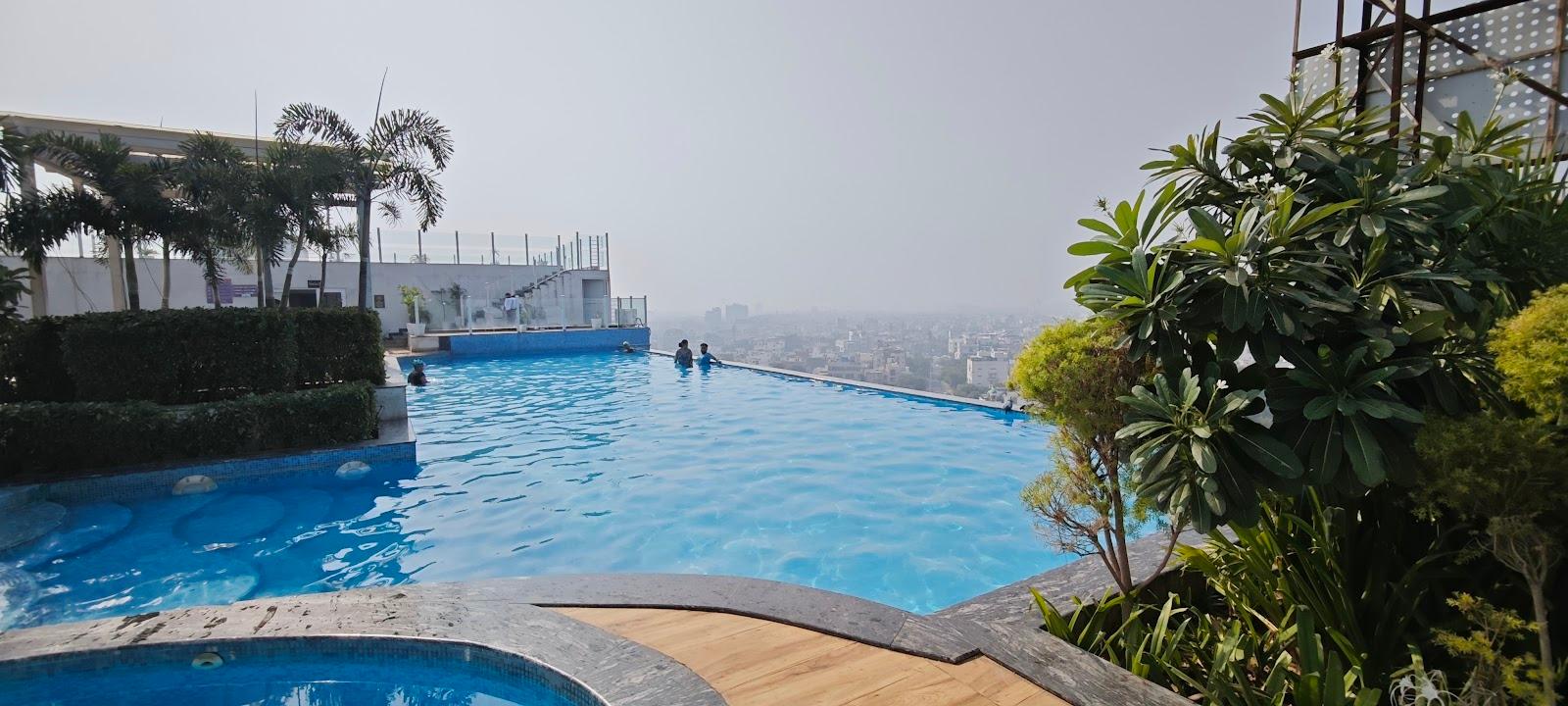 FabHotel The Grand Anukampa by Fab With Swimming Pool – photo 4