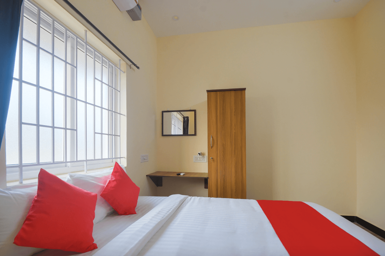 Hotel Happy Inn - AC & Non AC Rooms – photo 4