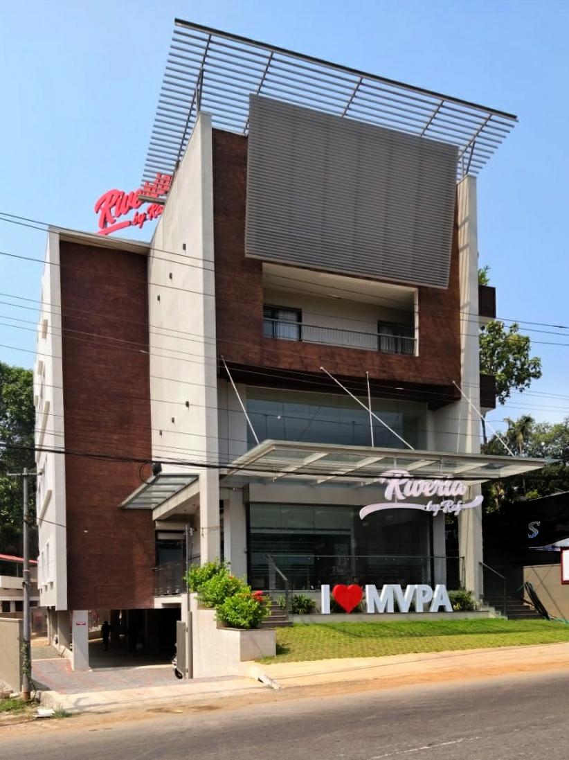 Raj Riveria Hotel