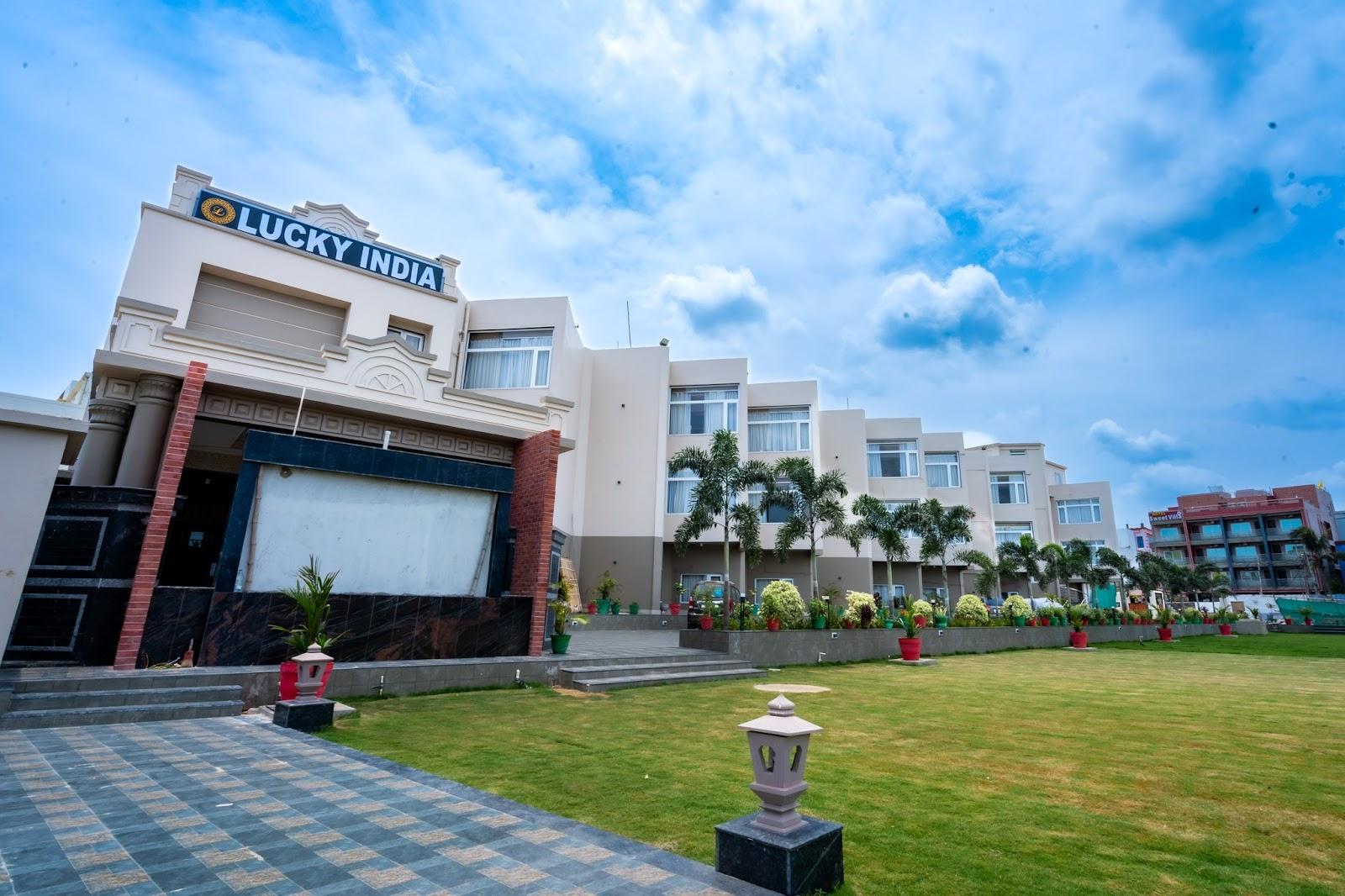 Lucky India Hotels, Best Luxury Hotel In Puri – photo 1