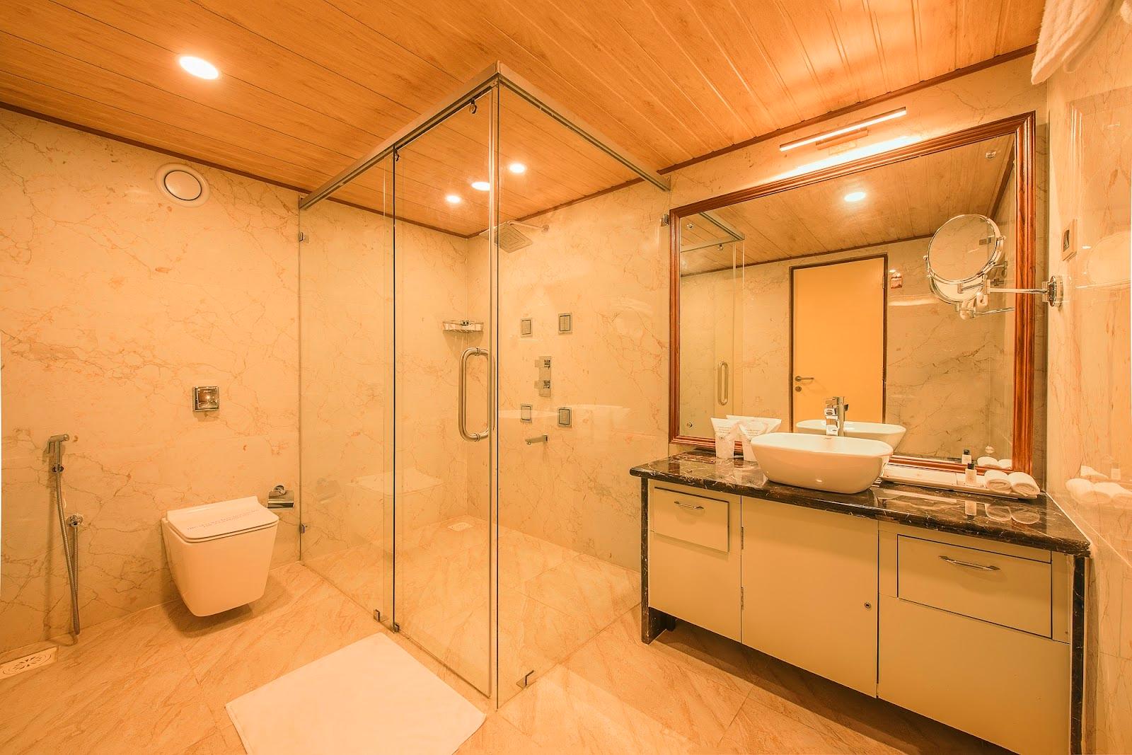 White Lotus Hotel – photo 4