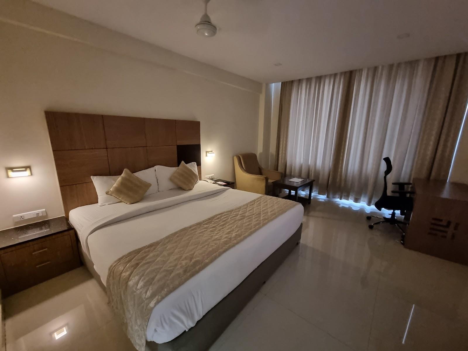 Hotel Blossoms – photo 3