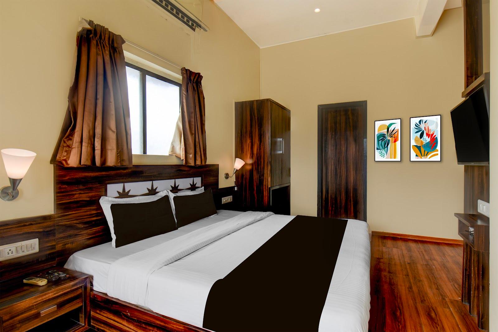 Super Townhouse Oak Sinhgad Road Crossway Formerly Popular Hotel – photo 3