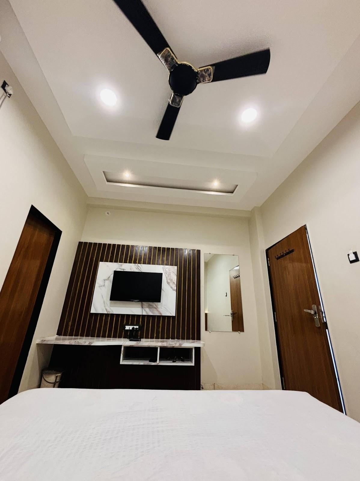 Hotel Trinetra – photo 2