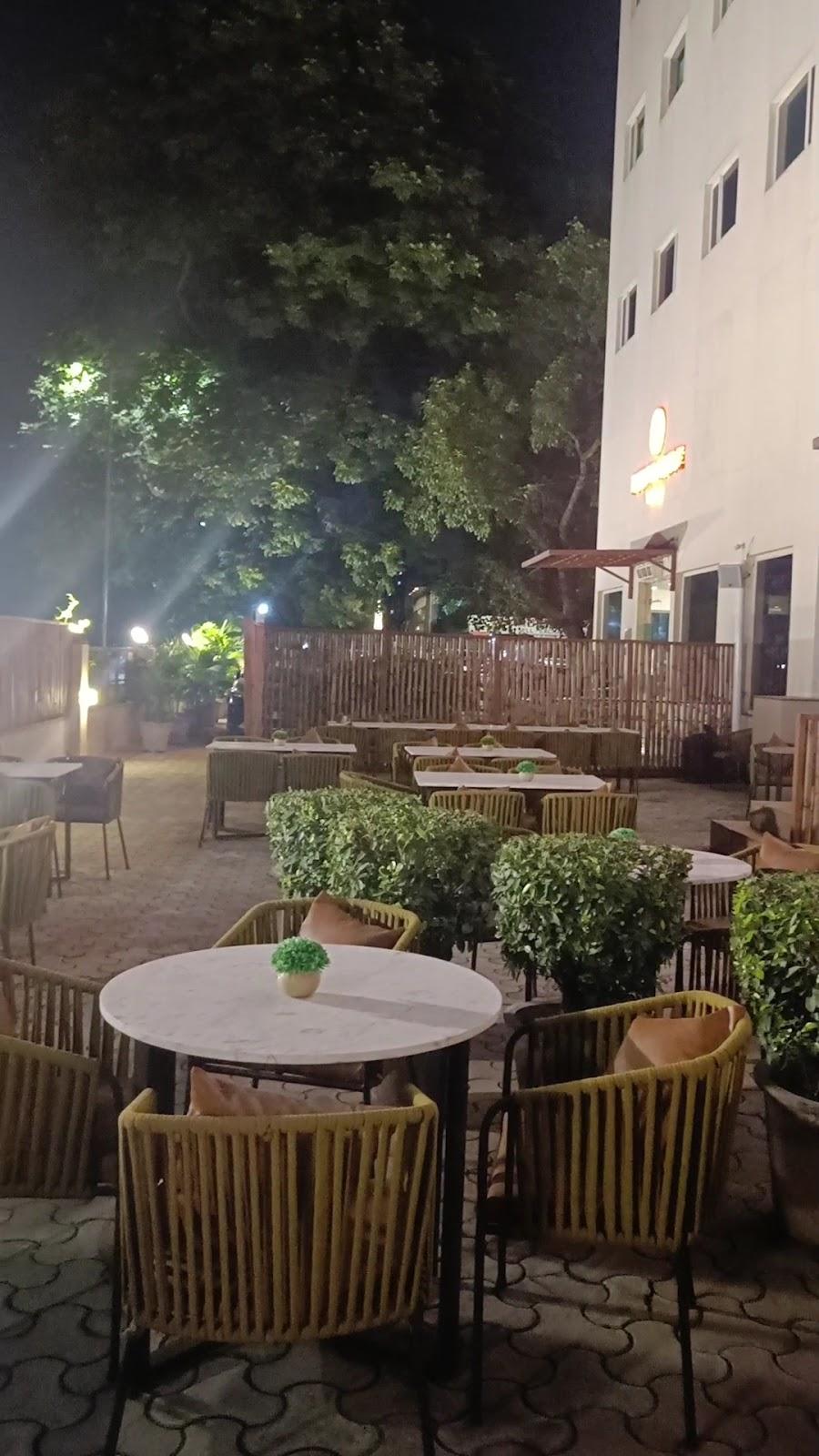 Mango Grove Hotel – photo 2