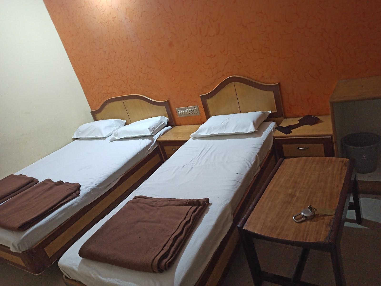 Hotel Pooja Paradise, Majestic, Bangalore – photo 1