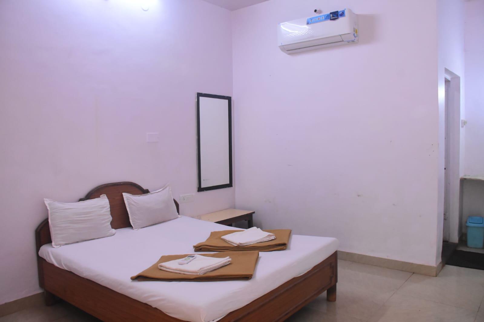 Preeti Hotel Matheran (Veg) – photo 3