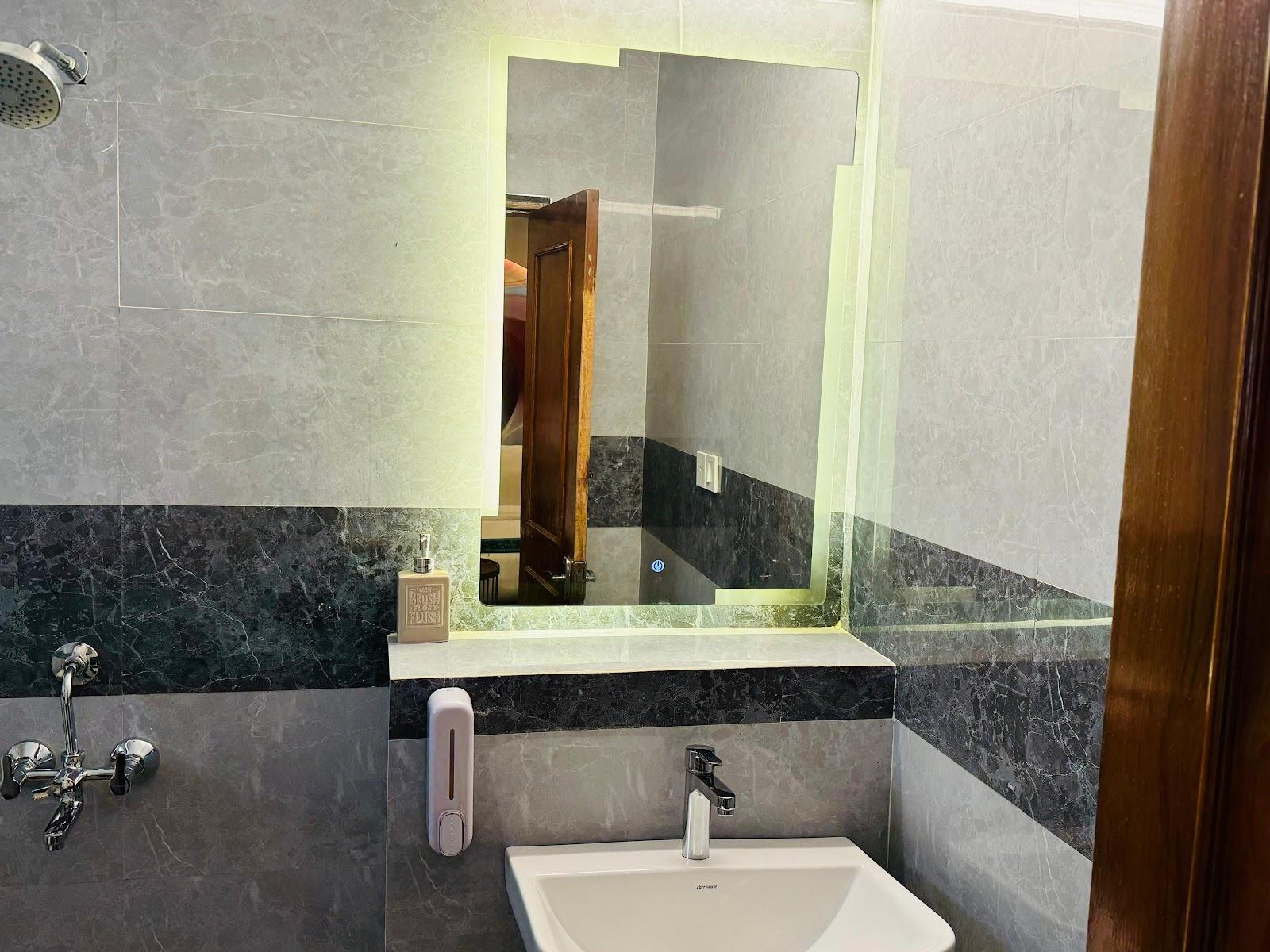 Hotel Royal Presidency Inn – photo 3