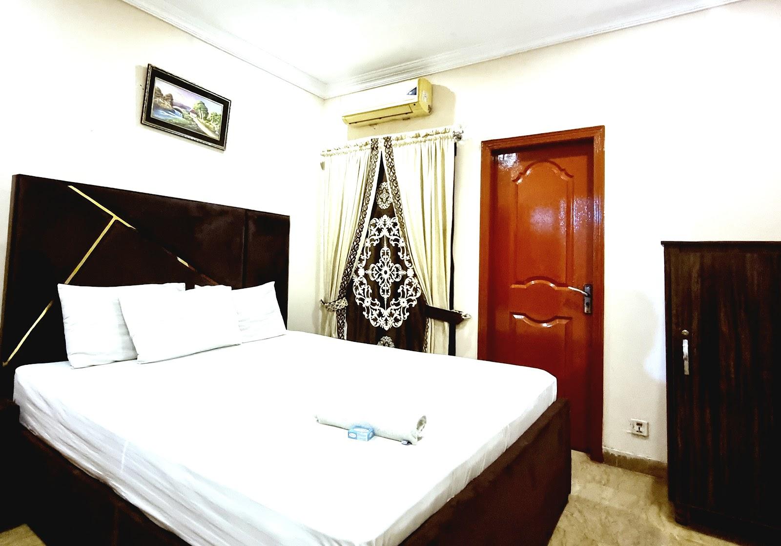 Khyber Hotel – photo 4