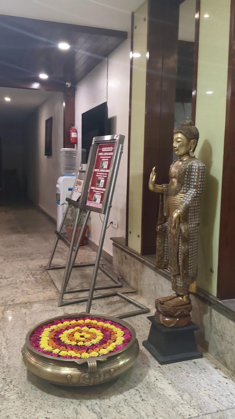 Hotel Lotus Grand – photo 2