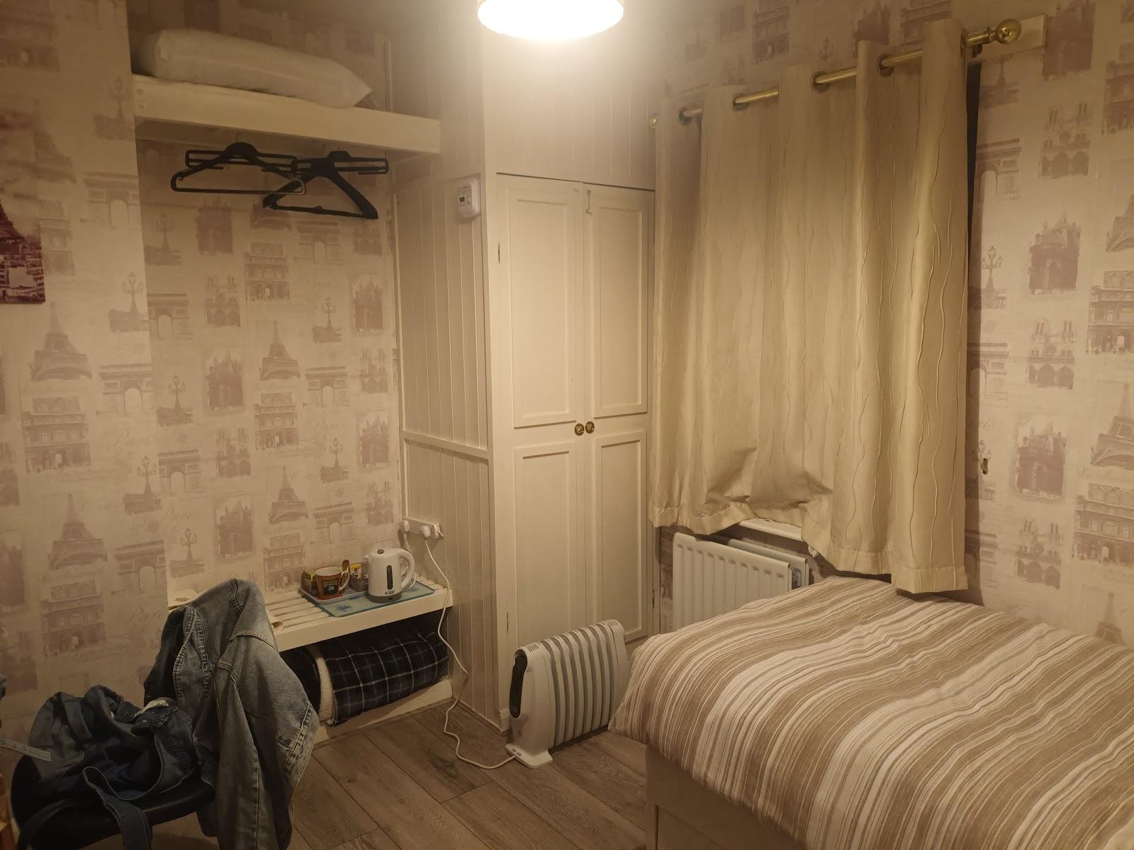 Liverpool Airport Rooms