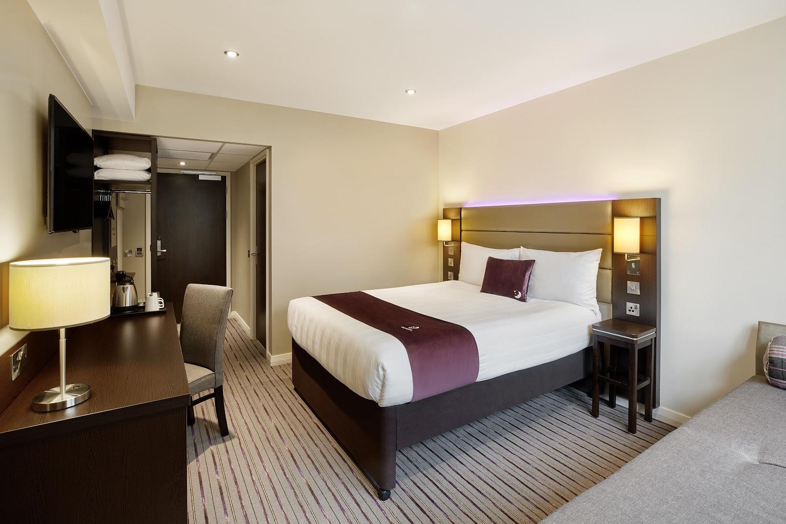 Premier Inn London Hayes, Heathrow (Hyde Park) hotel – photo 3