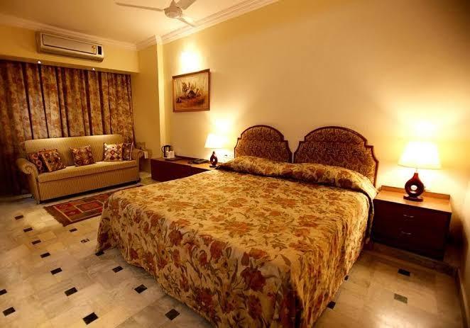 Hotel Sandhu Palace – photo 2