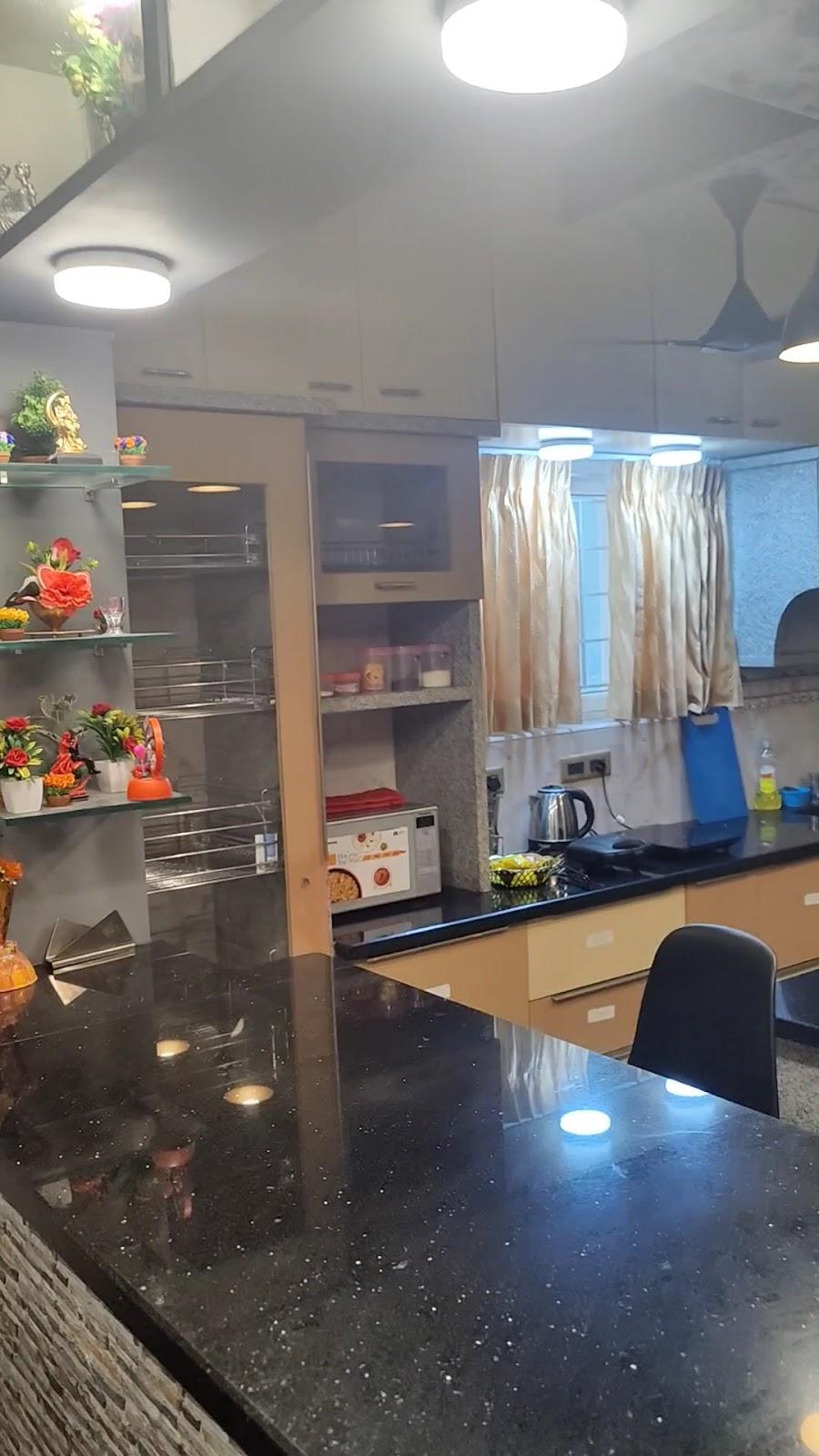 Penthouse 2BHK with Bathtub and Terrace – photo 2