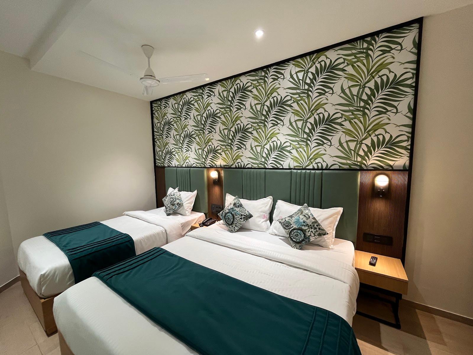 Esquire Hotel – photo 2