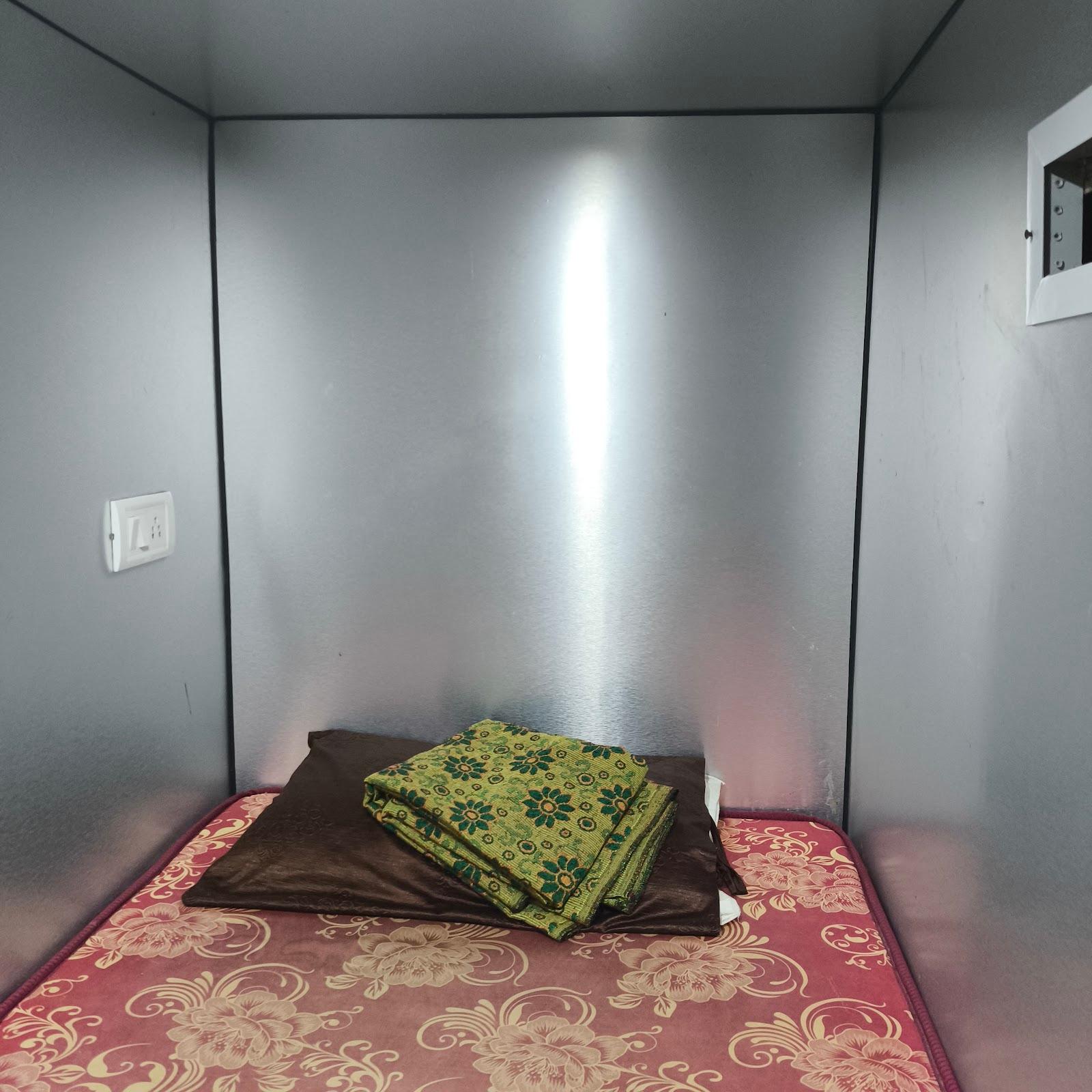 Egmore Railway Station Executive Lounge – photo 3