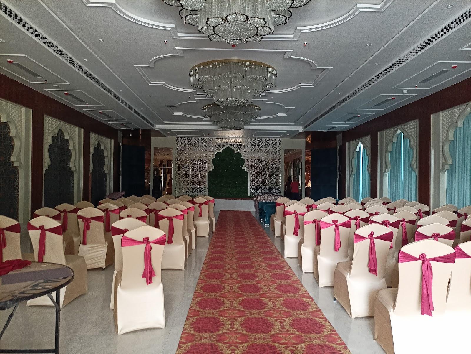 SM PALACE – photo 1