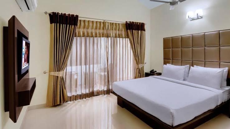 The Golden Suites & Spa – photo 3