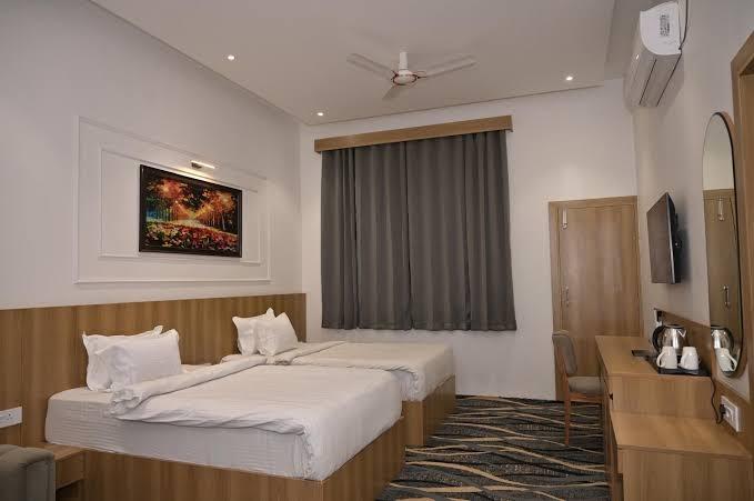 Umaid Palace ( VIP group) – photo 3