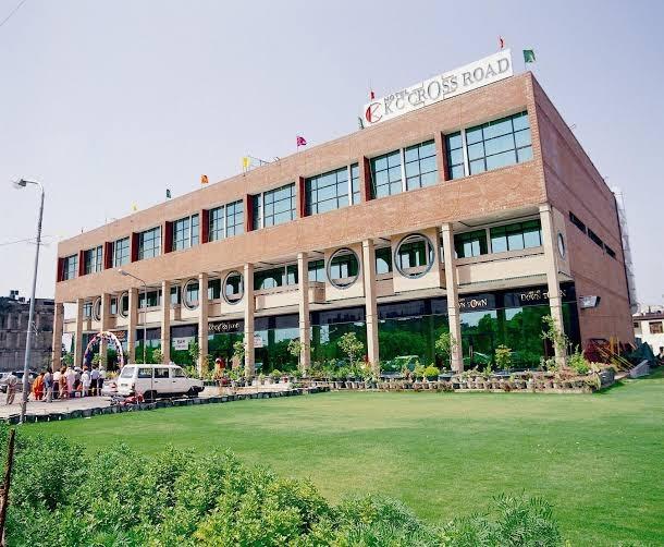 Hotel KC Cross Road – photo 1