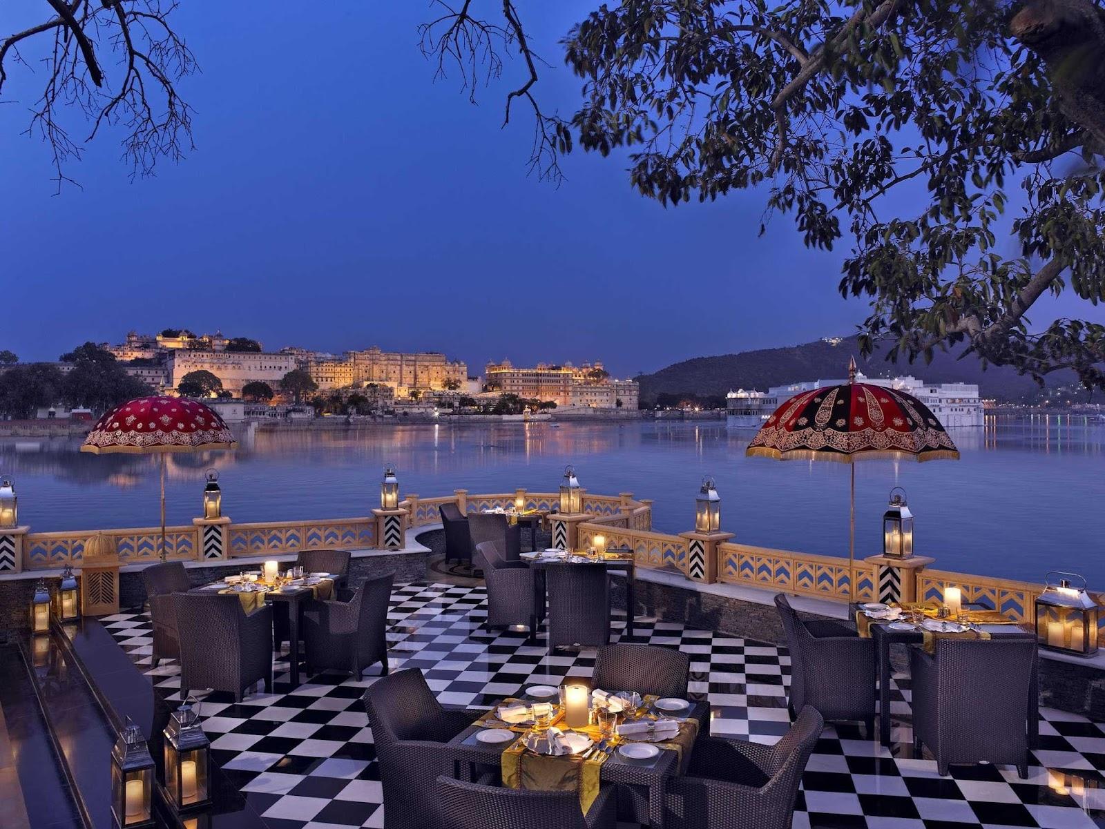 The Leela Palace Udaipur : Udaipur's Only Modern Palace Hotel By Lake Pichola – photo 1