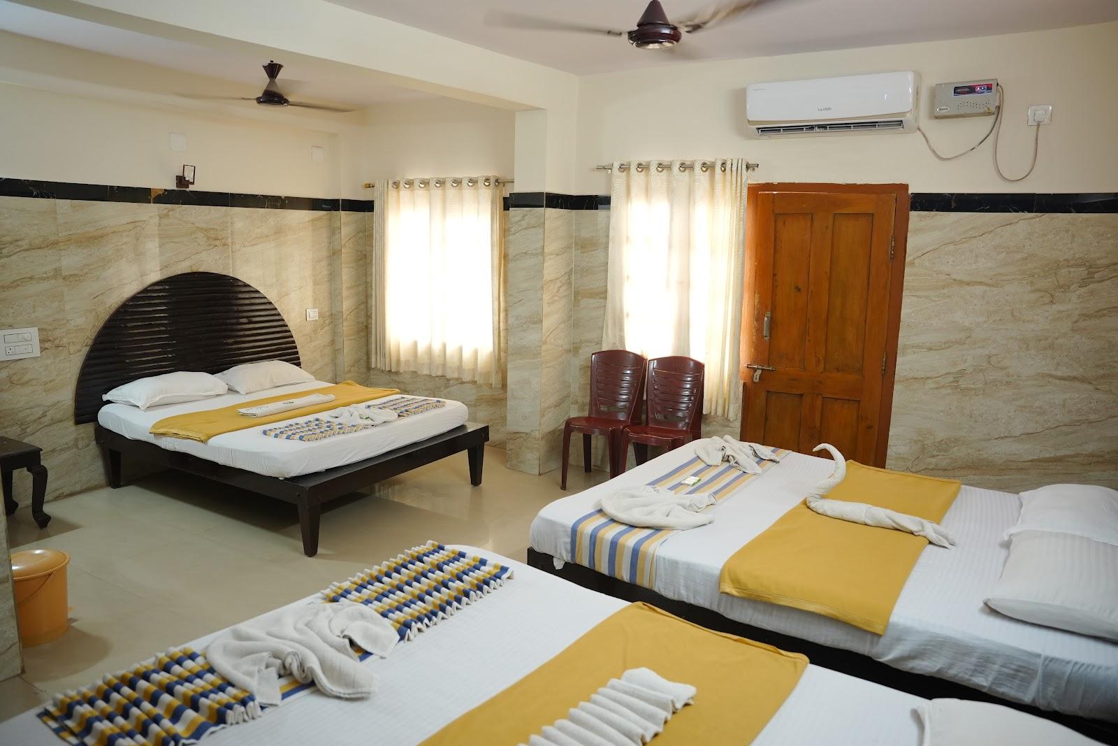 Hotel Adiga Heritage Boarding & Lodging – photo 3