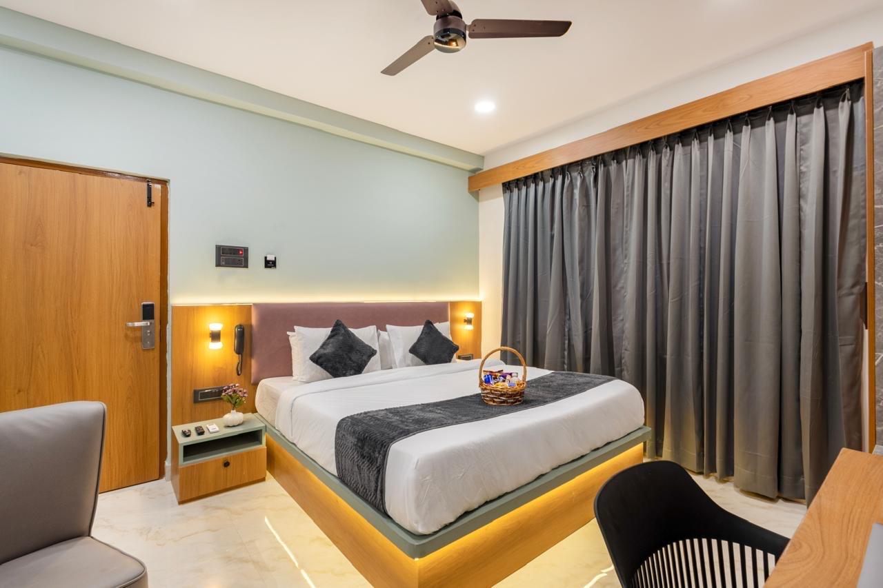 The #7 Story Hotel – photo 2