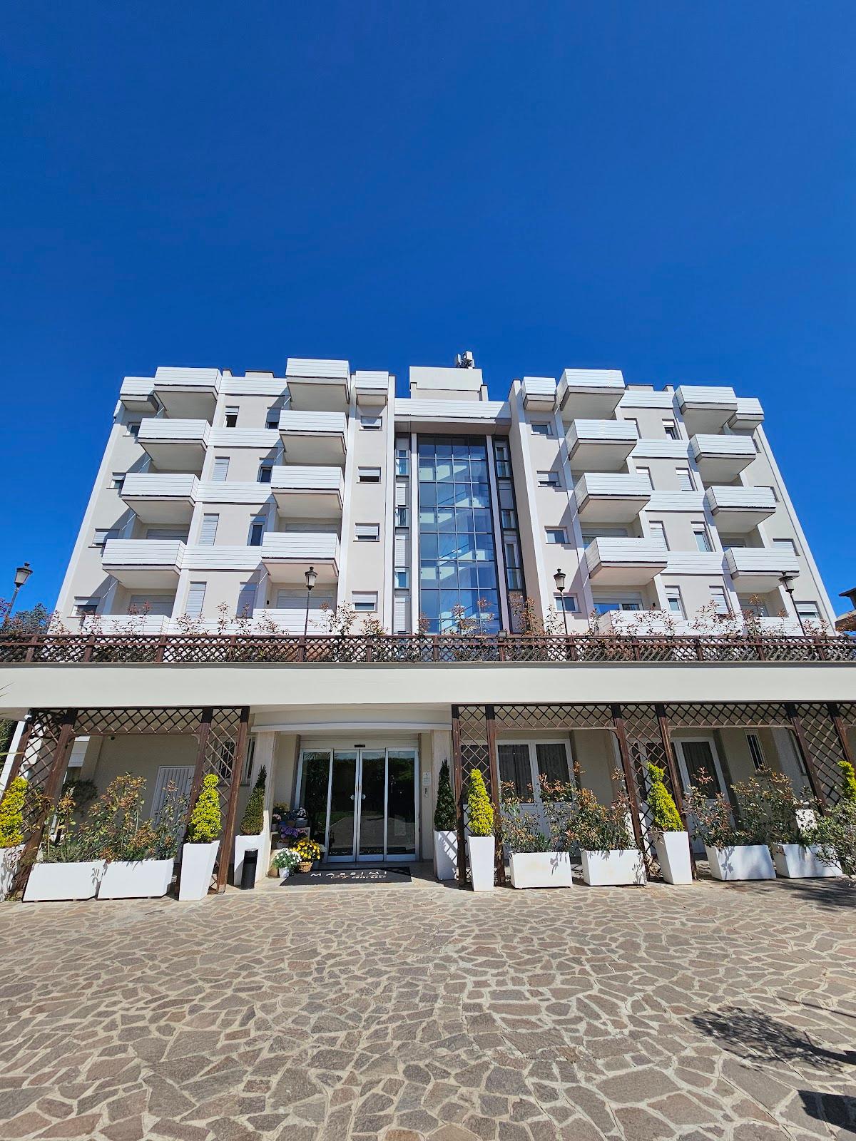 Massimi city garden hotel