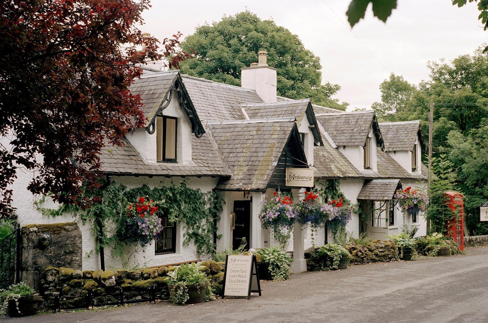 Ardeonaig Hotel – photo 1