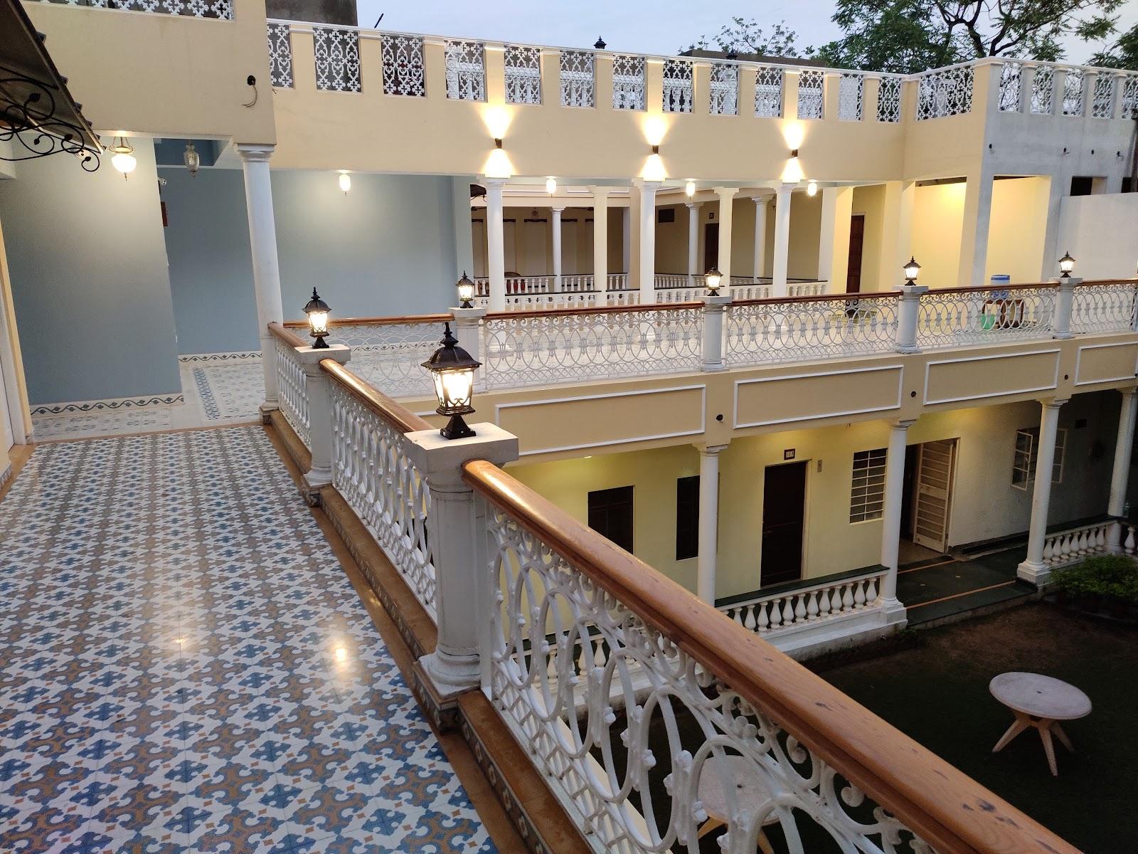 Jai Niwas Hotel – photo 1