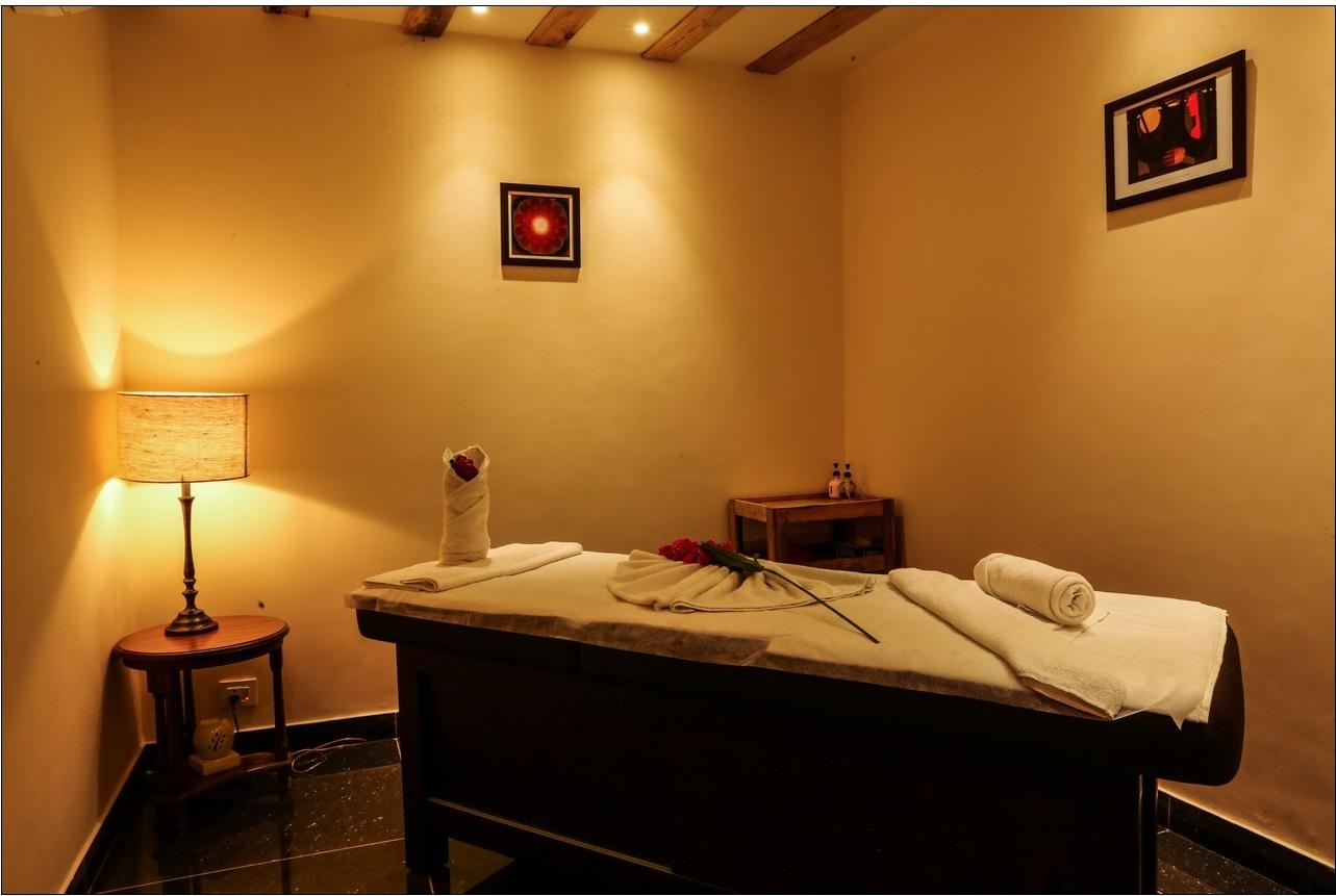 The Royal Court Hotel & Spa – photo 3