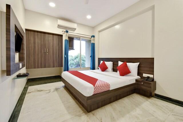 OYO 80054 Flagship Hotel Suresh Plaza – photo 3
