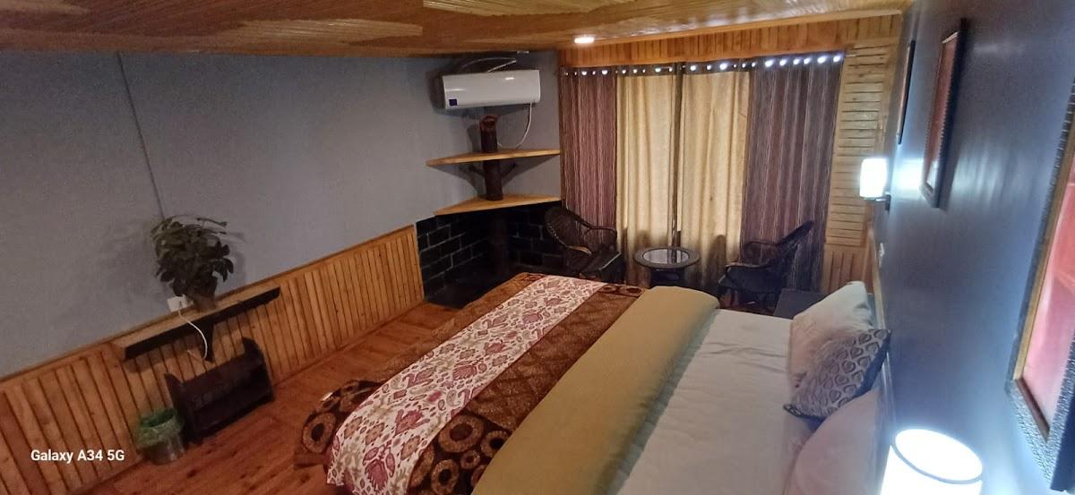Agyaat Vaas – photo 3