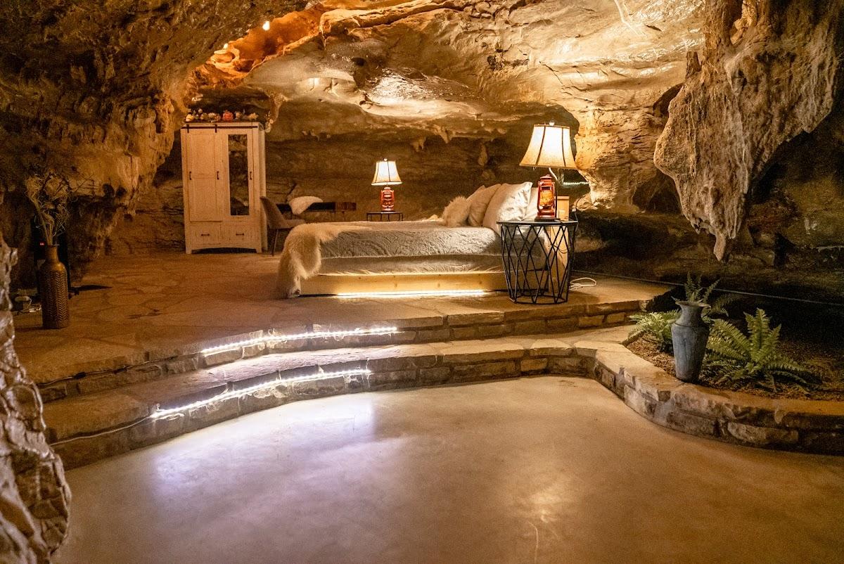 Beckham Creek Cave Lodge – photo 1