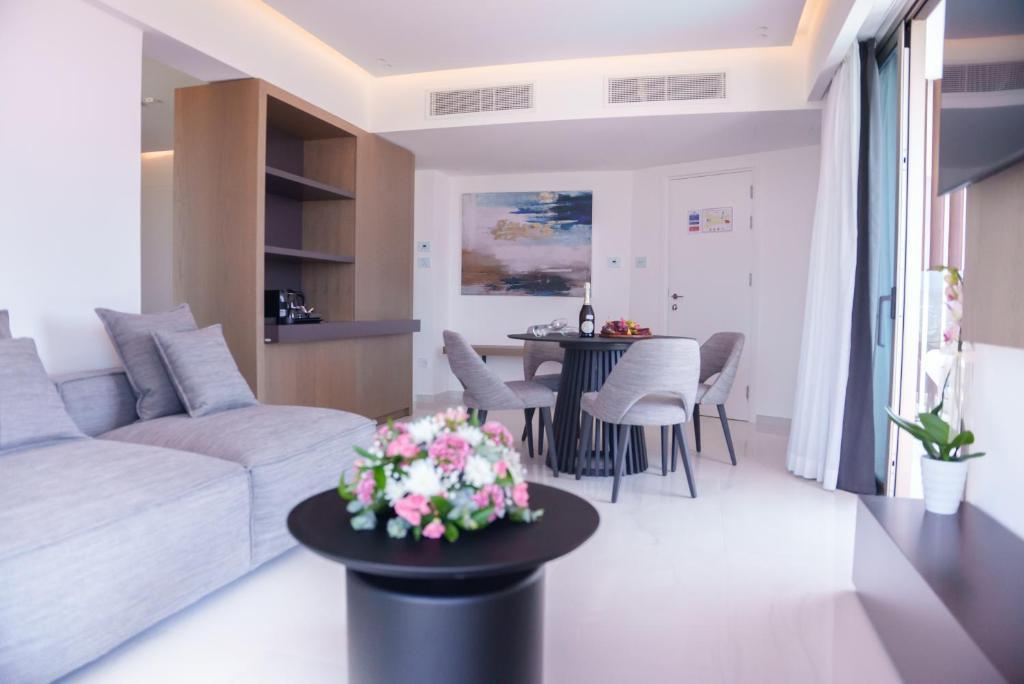 Pavlo Napa Beach Hotel – photo 3