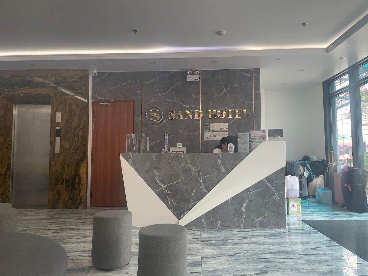 SAND HOTEL – photo 2