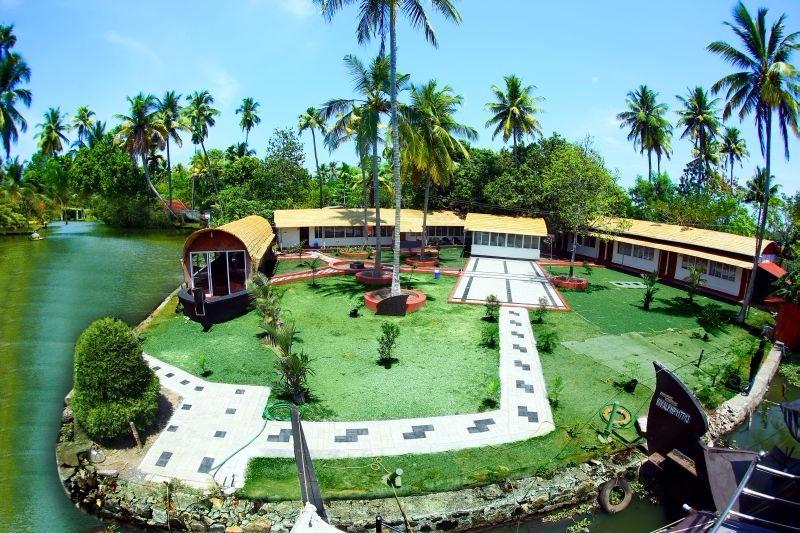 Island Lake Resort Alleppy – photo 4