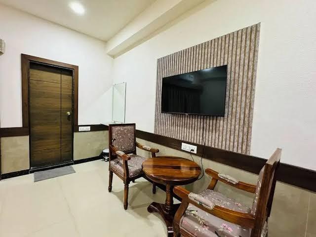 Col's Hotel Uphaar – photo 4