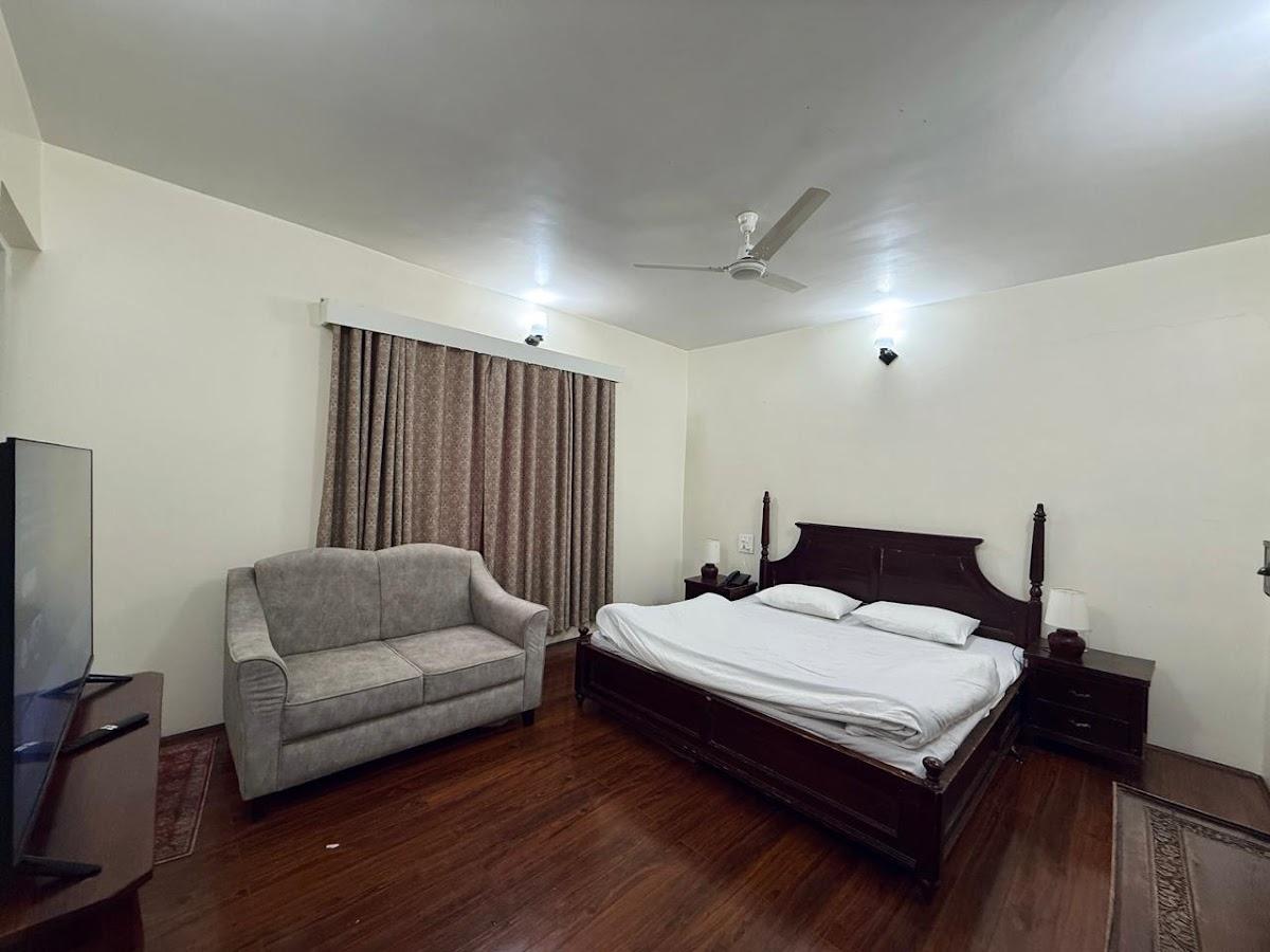 Hotel The Kashmir – photo 1