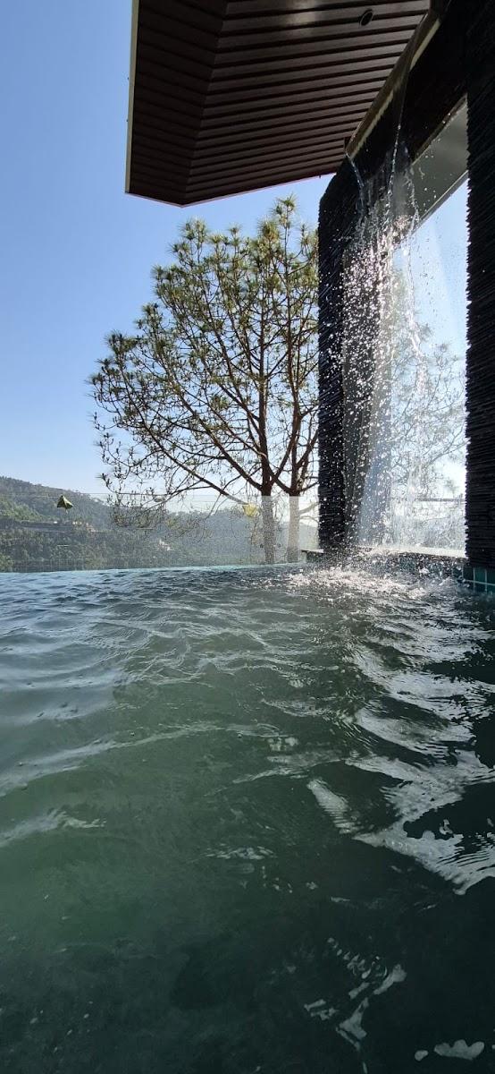 Sylvera Bliss - Luxury 3BR villa in Solan with jacuzzi, glasshouse & pine views. Premium stay for couples & families. – photo 4