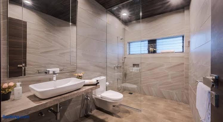 SaffronStays Three Palm Villa -7-BR villa with pool, jacuzzi, gazebo bar & lawns for celebrations in Lonavala - Entire Place – photo 4
