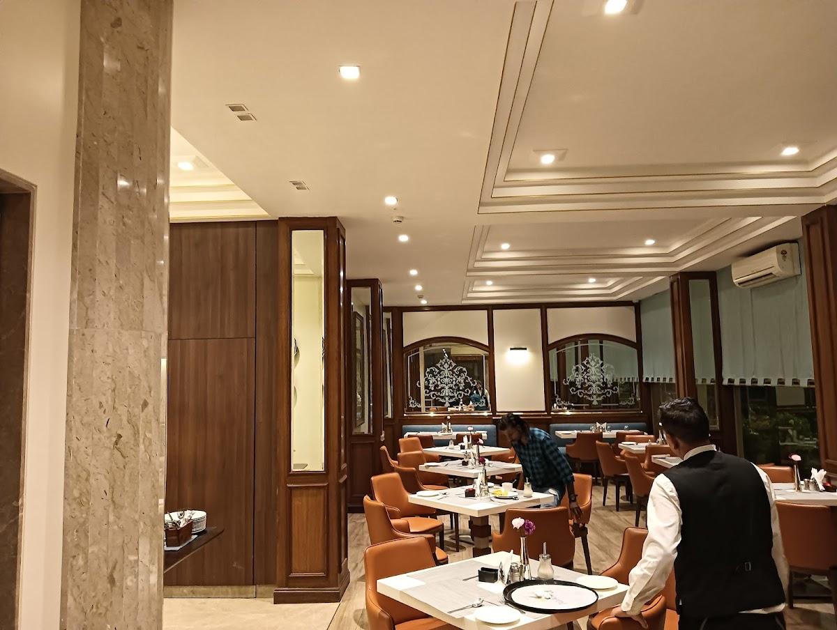 Regent Hotel – photo 3