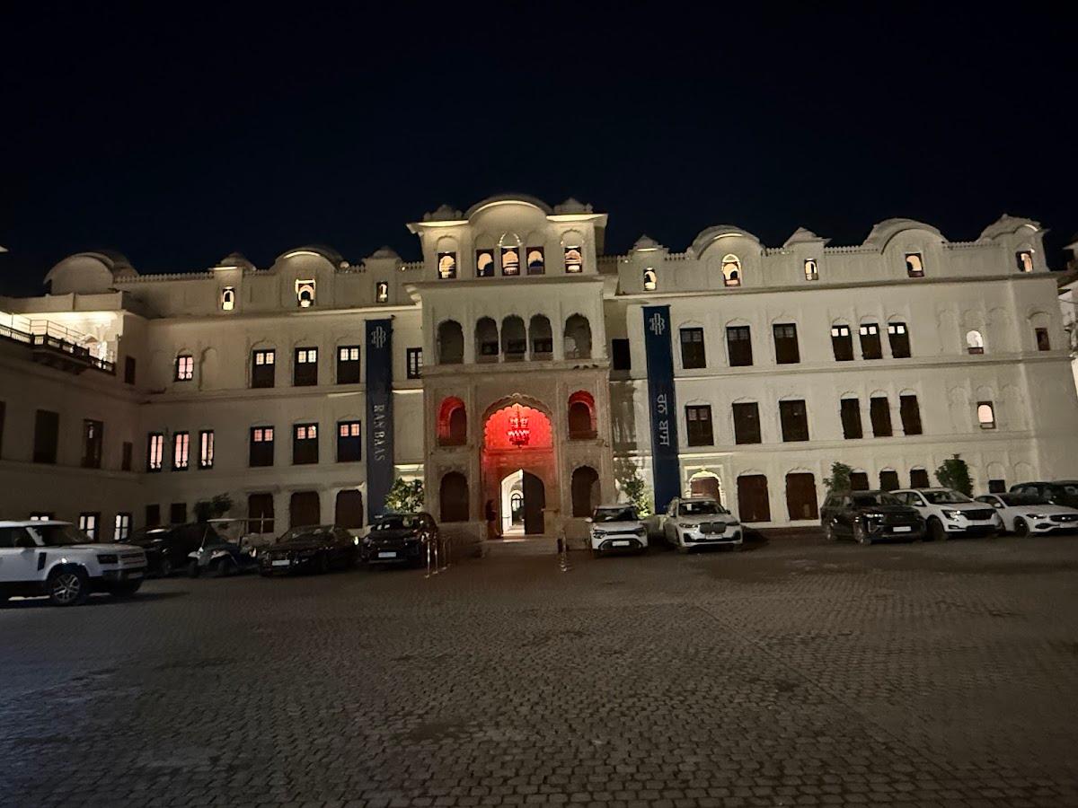 RAN BAAS The Palace – photo 1
