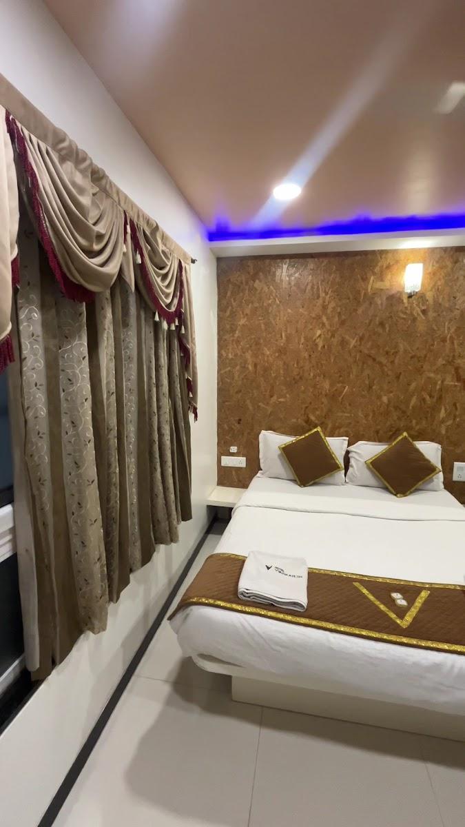 Hotel Vyankatesh & Pure Veg Restaurant – photo 4
