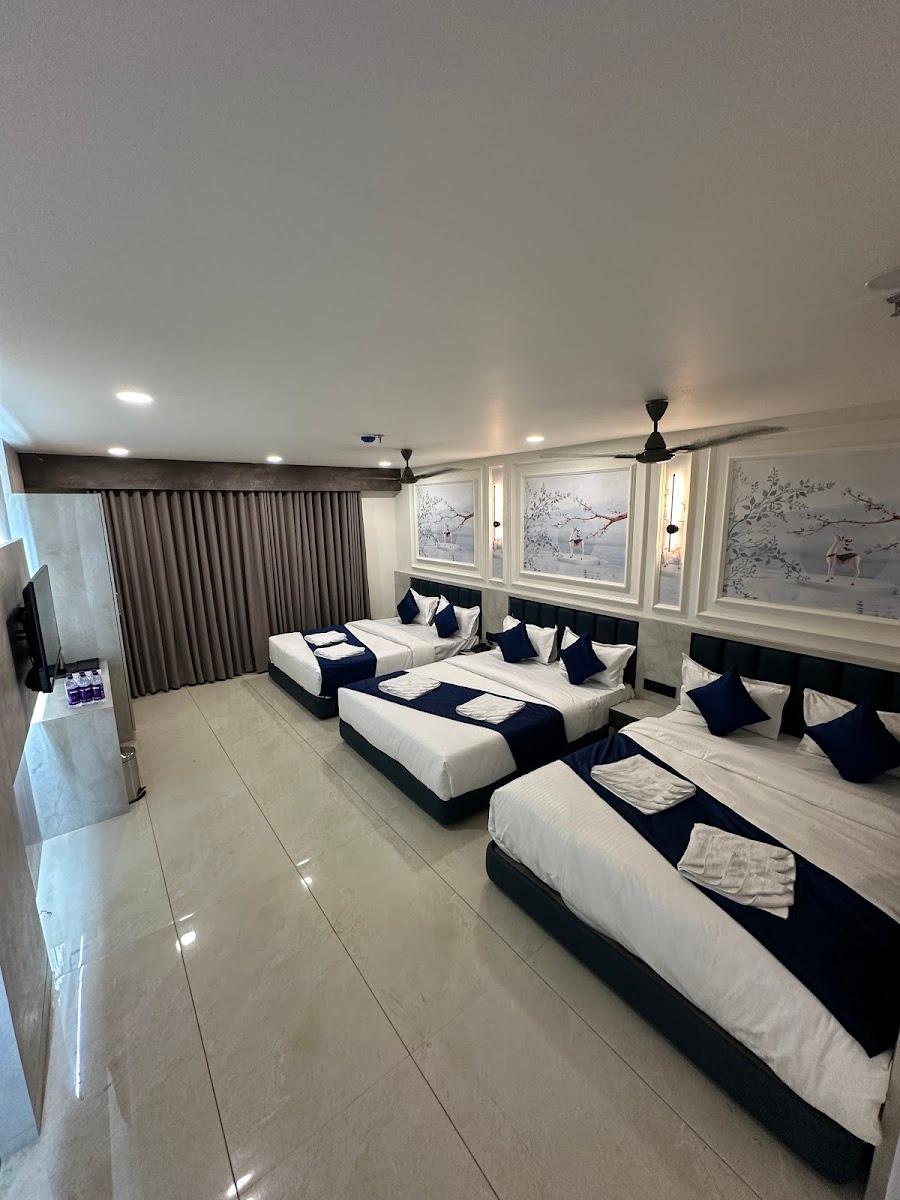 Hotel Crown – photo 1